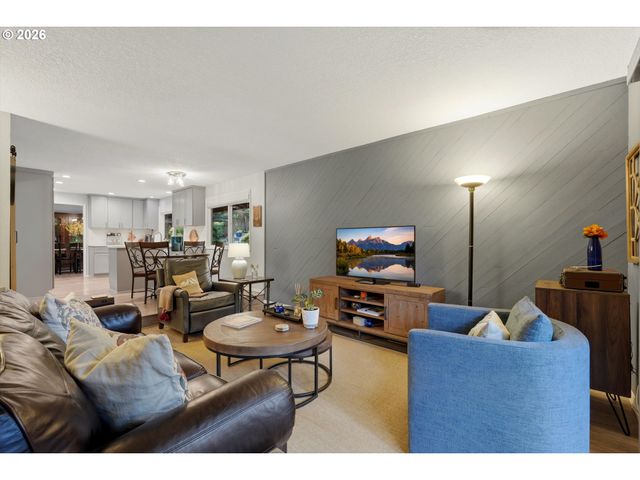 31 DA VINCI St, Lake Oswego, OR 97035