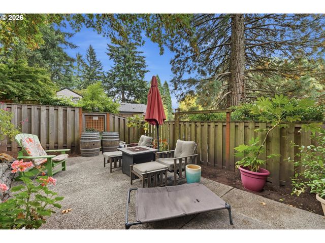 31 DA VINCI St, Lake Oswego, OR 97035