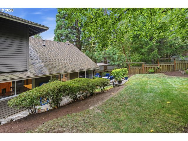 31 DA VINCI St, Lake Oswego, OR 97035