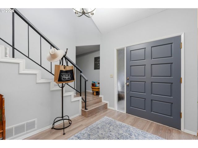 31 DA VINCI St, Lake Oswego, OR 97035