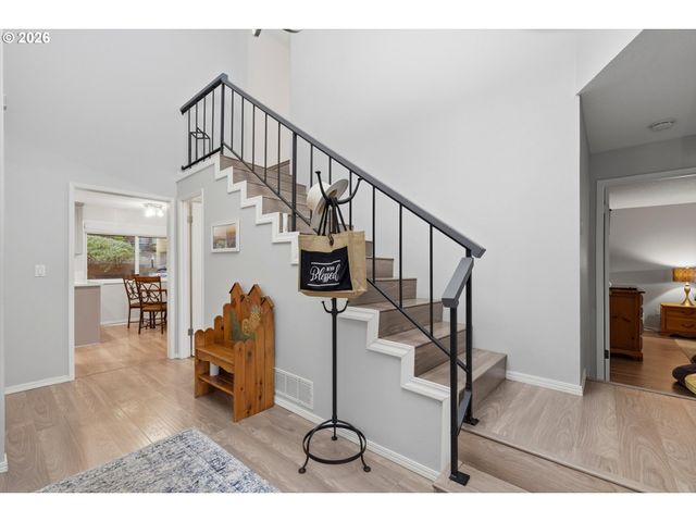 31 DA VINCI St, Lake Oswego, OR 97035