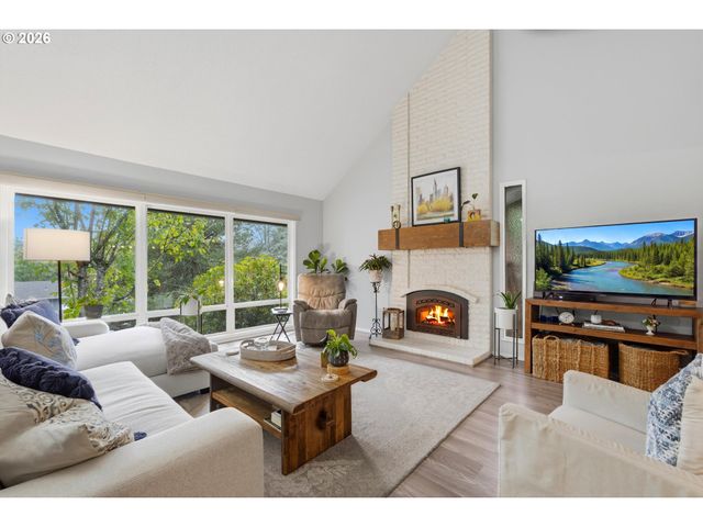 31 DA VINCI St, Lake Oswego, OR 97035