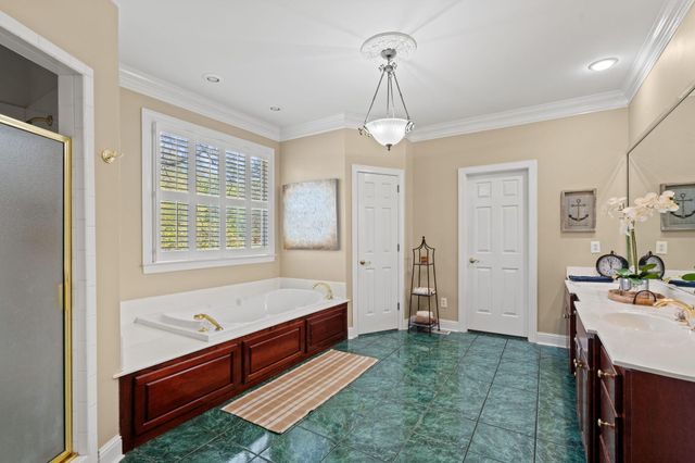 373 Bridgewater Drive, Mcdonald, TN 37353