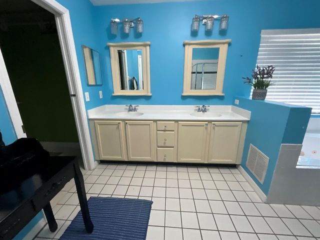 315 SW Dwight Avenue, Port St. Lucie, FL 34983