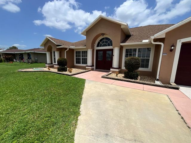 315 SW Dwight Avenue, Port St. Lucie, FL 34983