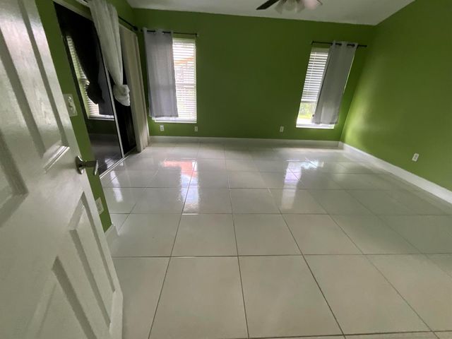 315 SW Dwight Avenue, Port St. Lucie, FL 34983