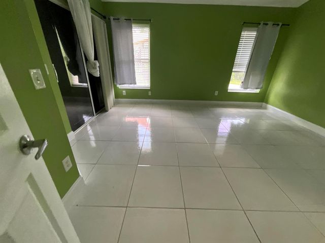 315 SW Dwight Avenue, Port St. Lucie, FL 34983
