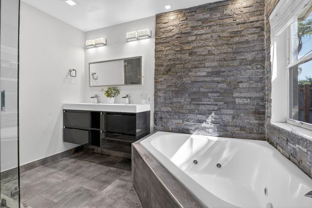 2808 NE 22nd Street, Fort Lauderdale, FL 33305