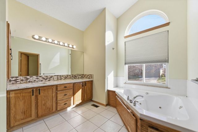 2637 N Shefford St, Wichita, KS 67205