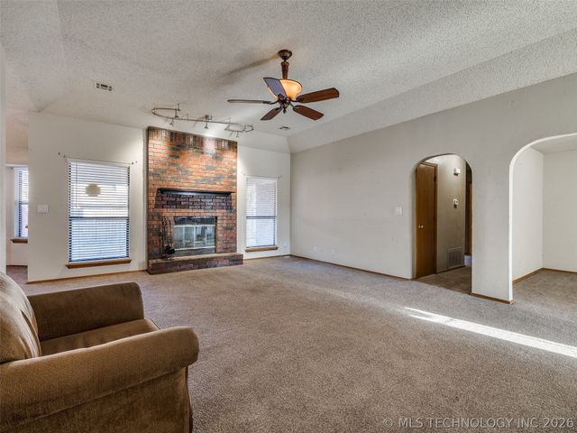 13761 S Nyssa Court, Glenpool, OK 74033