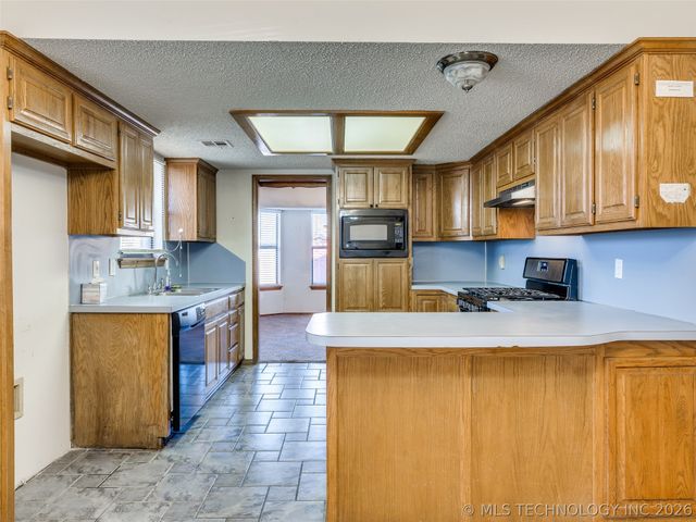 13761 S Nyssa Court, Glenpool, OK 74033