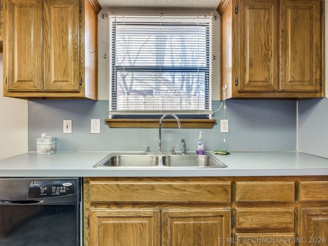 13761 S Nyssa Court, Glenpool, OK 74033