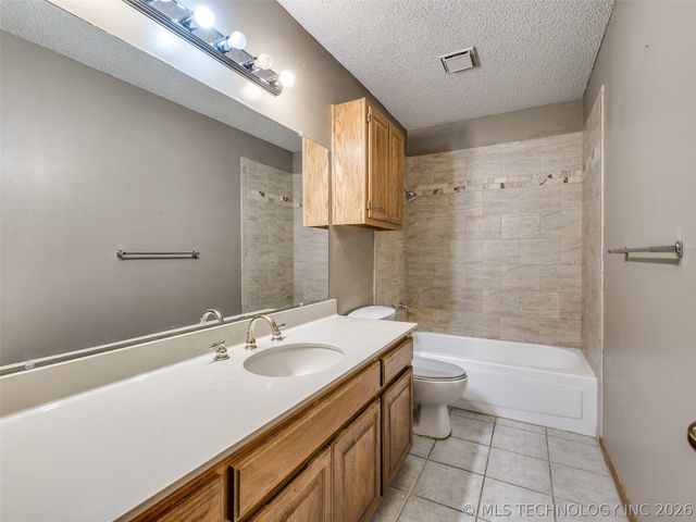 13761 S Nyssa Court, Glenpool, OK 74033