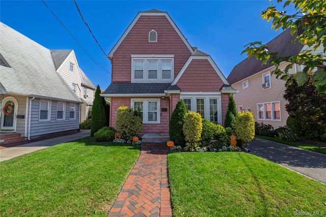 129 Southard Avenue, Rockville Centre, NY 11570