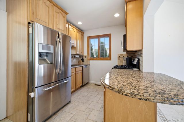 129 Southard Avenue, Rockville Centre, NY 11570