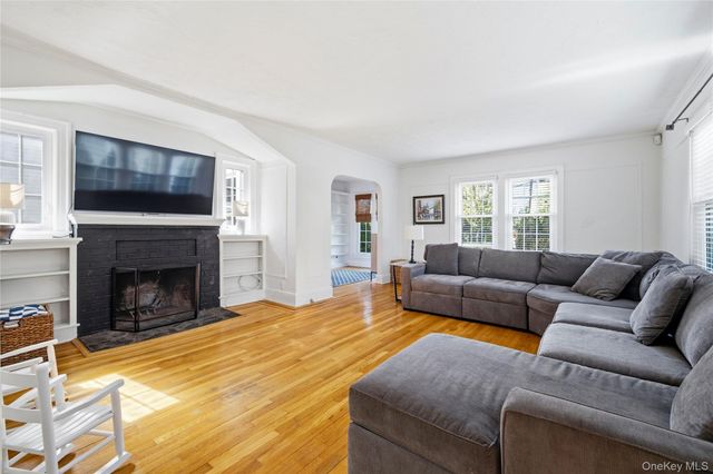 129 Southard Avenue, Rockville Centre, NY 11570