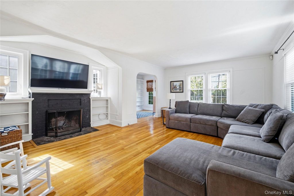 129 Southard Avenue, Rockville Centre, NY 11570 — photo 4