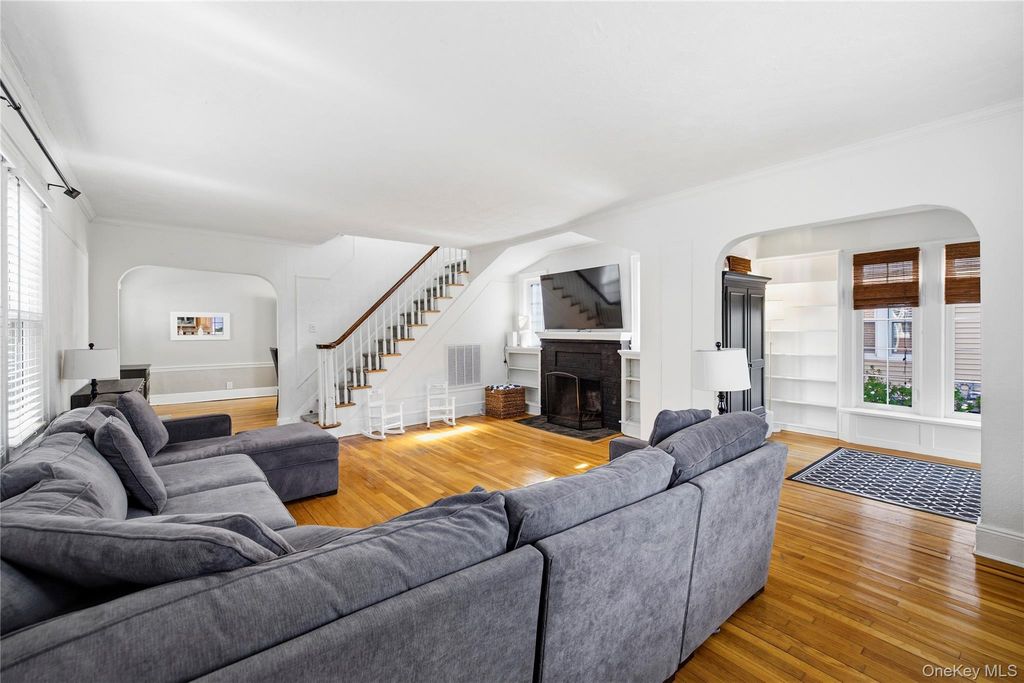 129 Southard Avenue, Rockville Centre, NY 11570 — photo 5