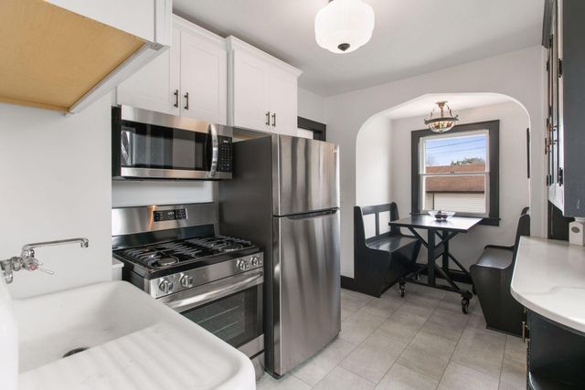 4100 Queen Avenue N, Minneapolis, MN 55412