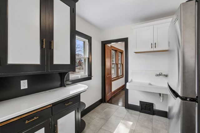 4100 Queen Avenue N, Minneapolis, MN 55412