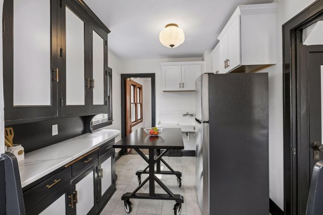 4100 Queen Avenue N, Minneapolis, MN 55412