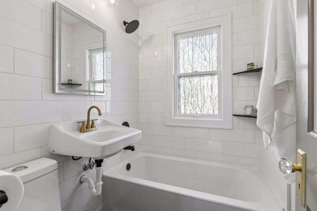 4100 Queen Avenue N, Minneapolis, MN 55412