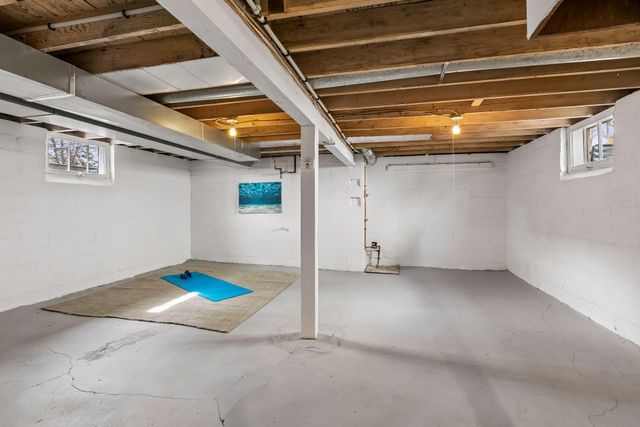 4100 Queen Avenue N, Minneapolis, MN 55412