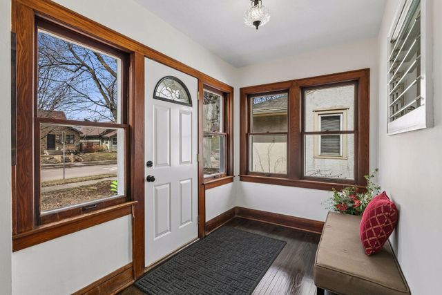 4100 Queen Avenue N, Minneapolis, MN 55412