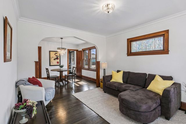 4100 Queen Avenue N, Minneapolis, MN 55412