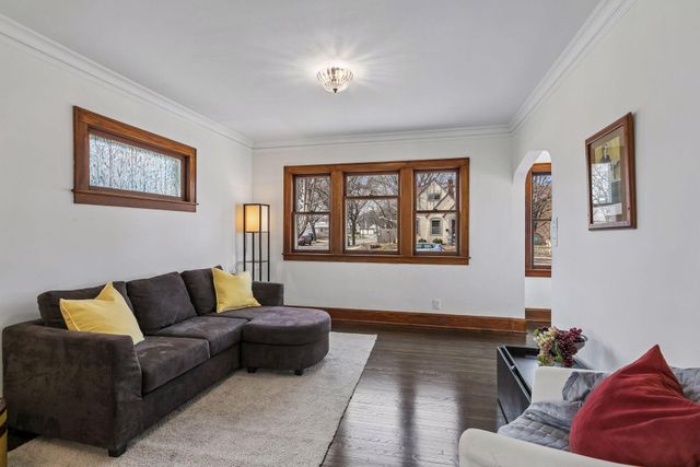 4100 Queen Avenue N, Minneapolis, MN 55412