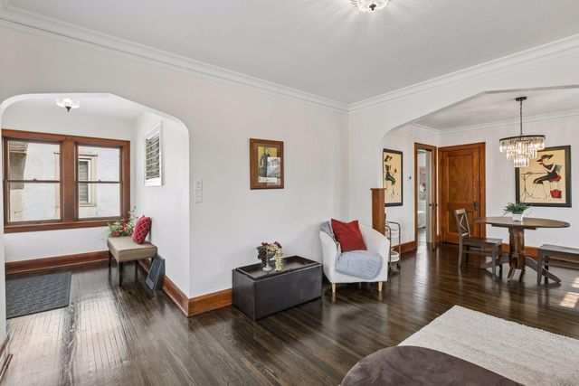 4100 Queen Avenue N, Minneapolis, MN 55412