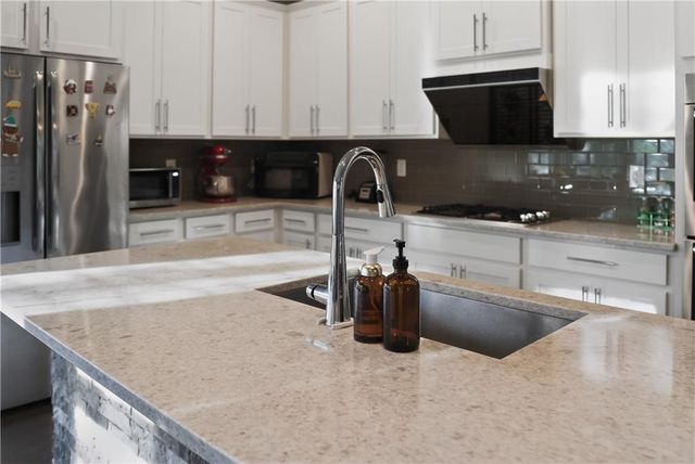 540 Suwanee Pass Ln, Suwanee, GA 30024