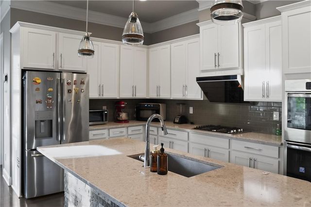 540 Suwanee Pass Ln, Suwanee, GA 30024