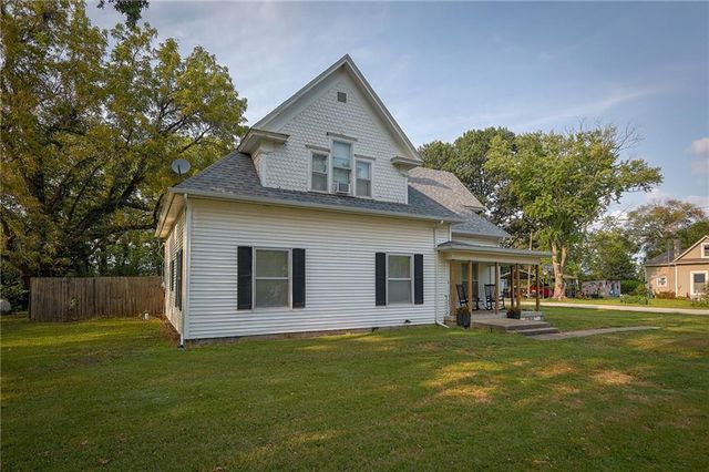 100 W Hortense Street, Orrick, MO 64077