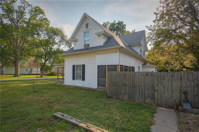 100 W Hortense Street, Orrick, MO 64077