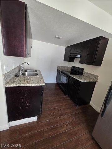 2626 Lynnwood Street 2, Las Vegas, NV 89109