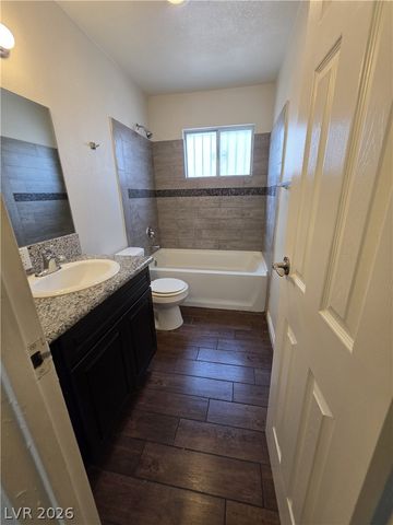 2626 Lynnwood Street 2, Las Vegas, NV 89109