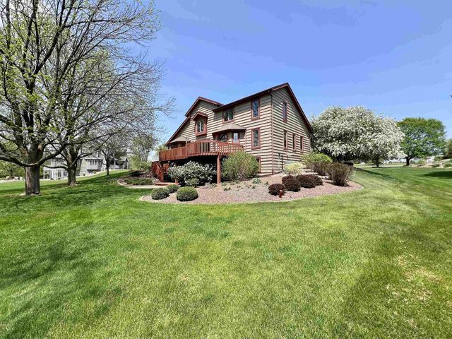 86 LEDGEBROOK DRIVE, Fond Du Lac, WI 54935
