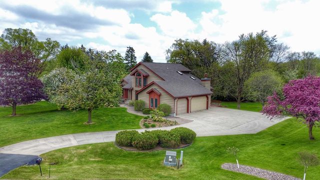 86 LEDGEBROOK DRIVE, Fond Du Lac, WI 54935