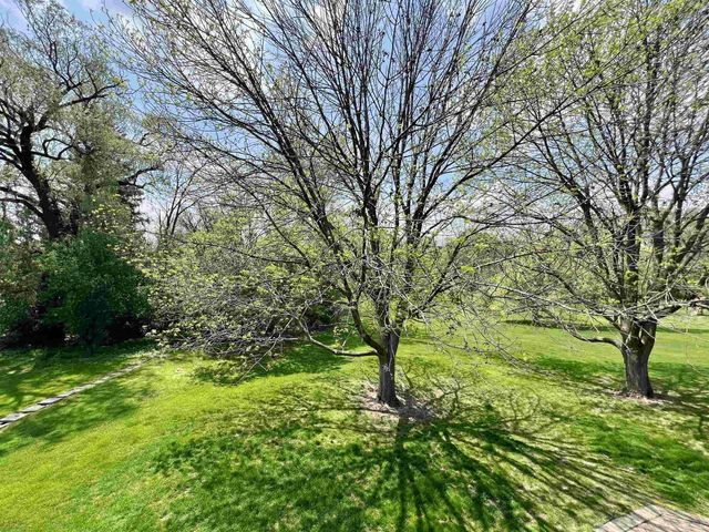 86 LEDGEBROOK DRIVE, Fond Du Lac, WI 54935