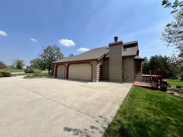 86 LEDGEBROOK DRIVE, Fond Du Lac, WI 54935