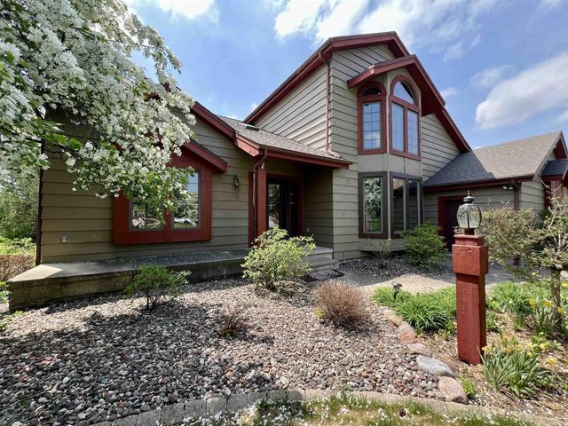 86 LEDGEBROOK DRIVE, Fond Du Lac, WI 54935