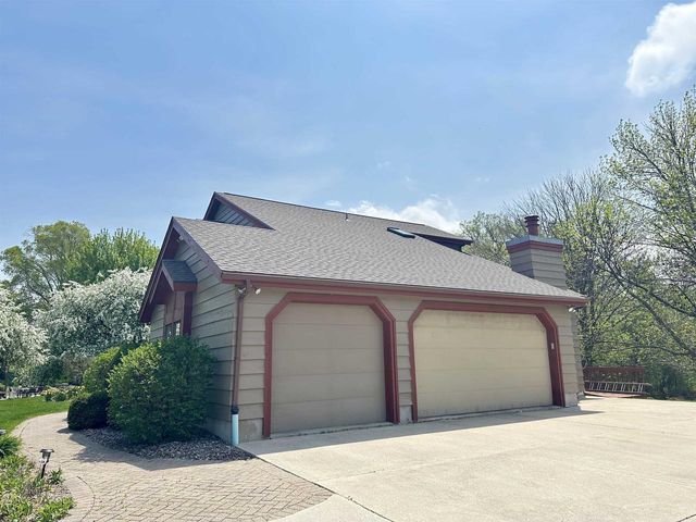 86 LEDGEBROOK DRIVE, Fond Du Lac, WI 54935