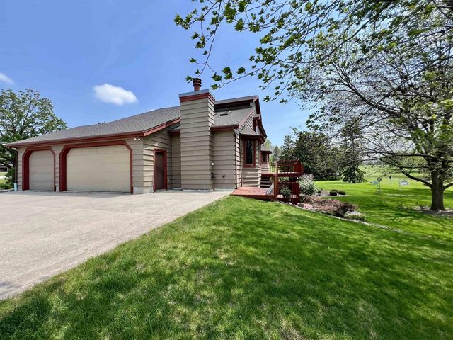 86 LEDGEBROOK DRIVE, Fond Du Lac, WI 54935
