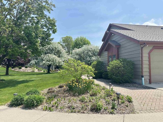 86 LEDGEBROOK DRIVE, Fond Du Lac, WI 54935