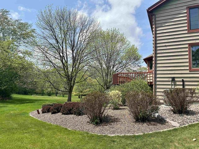 86 LEDGEBROOK DRIVE, Fond Du Lac, WI 54935