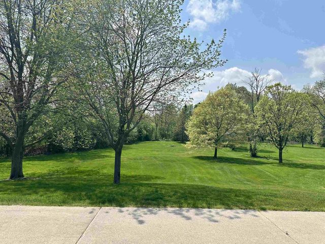 86 LEDGEBROOK DRIVE, Fond Du Lac, WI 54935