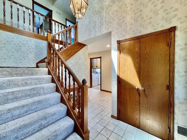 86 LEDGEBROOK DRIVE, Fond Du Lac, WI 54935