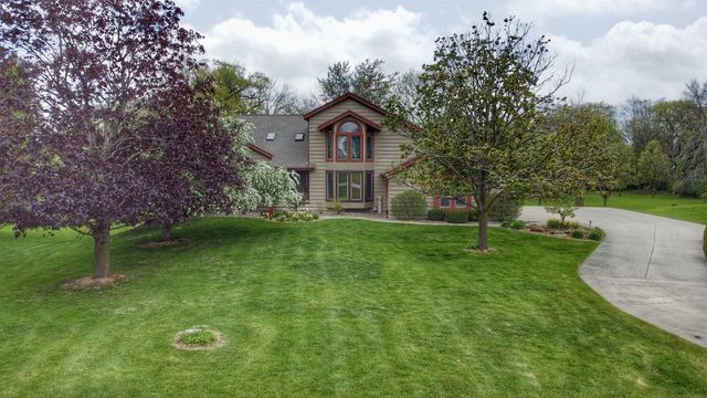 86 LEDGEBROOK DRIVE, Fond Du Lac, WI 54935