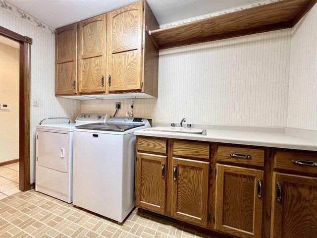 86 LEDGEBROOK DRIVE, Fond Du Lac, WI 54935